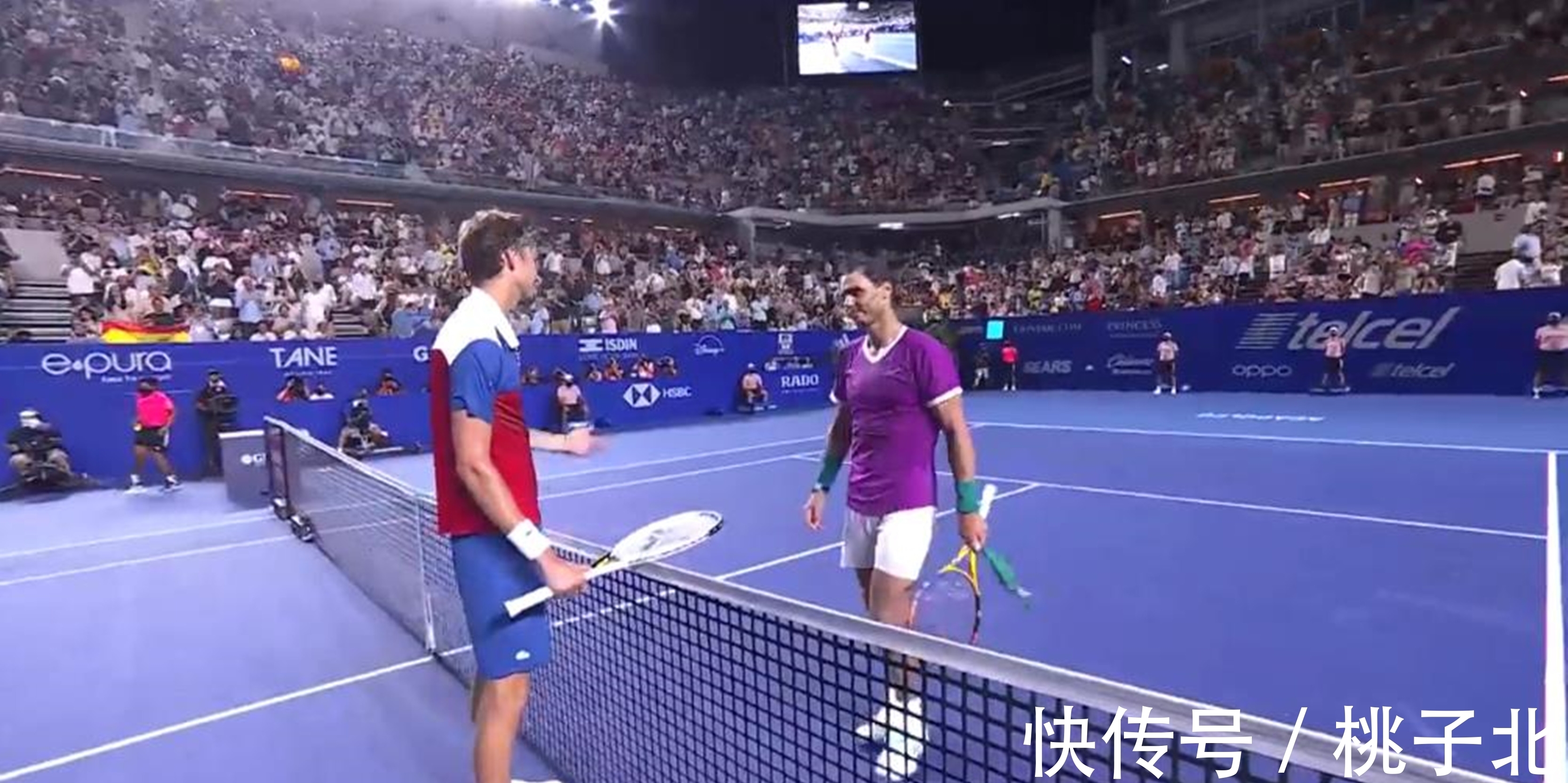 在她的背后 在她的背后