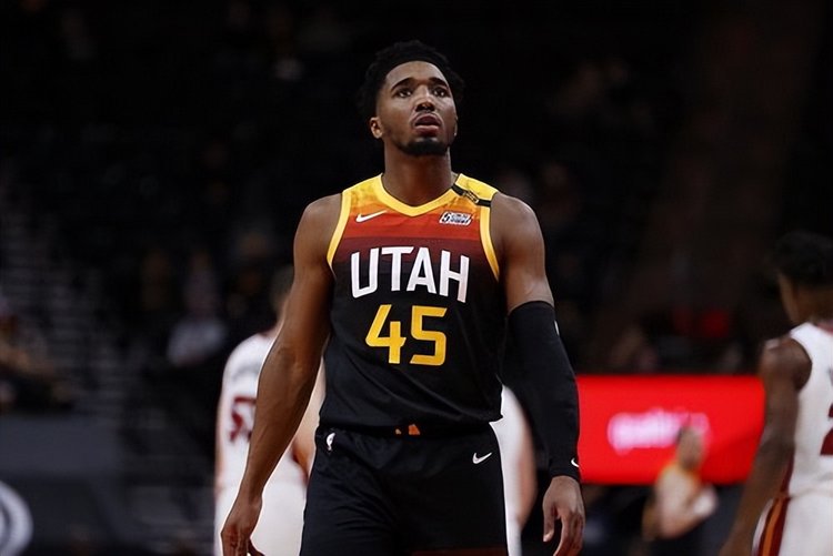 数万球迷的 数万球迷的