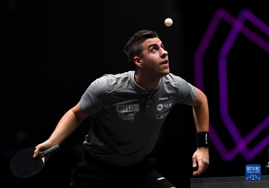 他进行手术 他进行手术