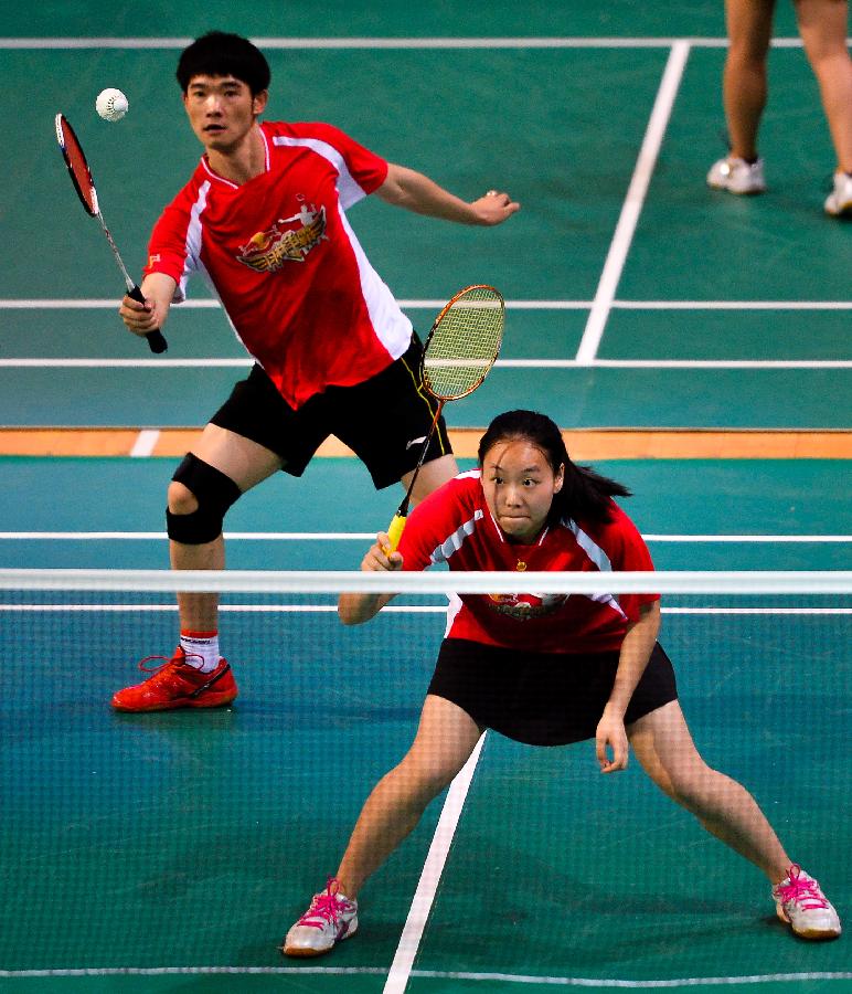 苦苦支撑于 苦苦支撑于