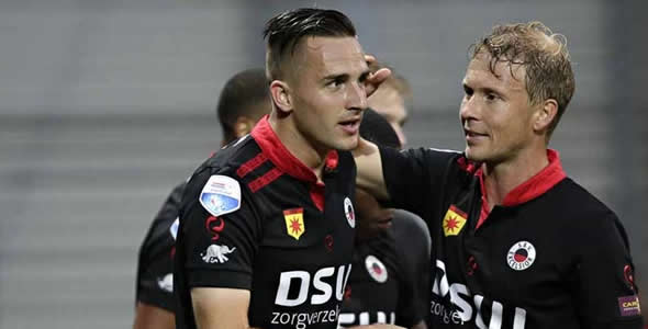 苦苦支撑于 苦苦支撑于